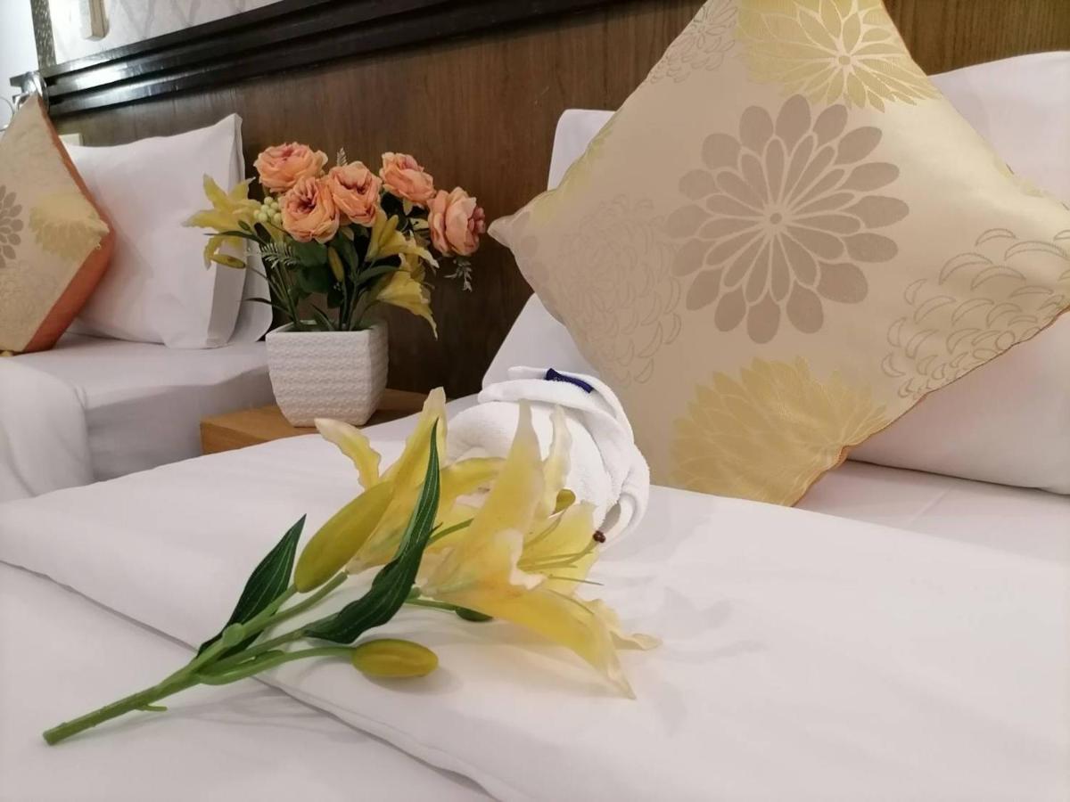 Nj Patong Hotel Экстерьер фото
