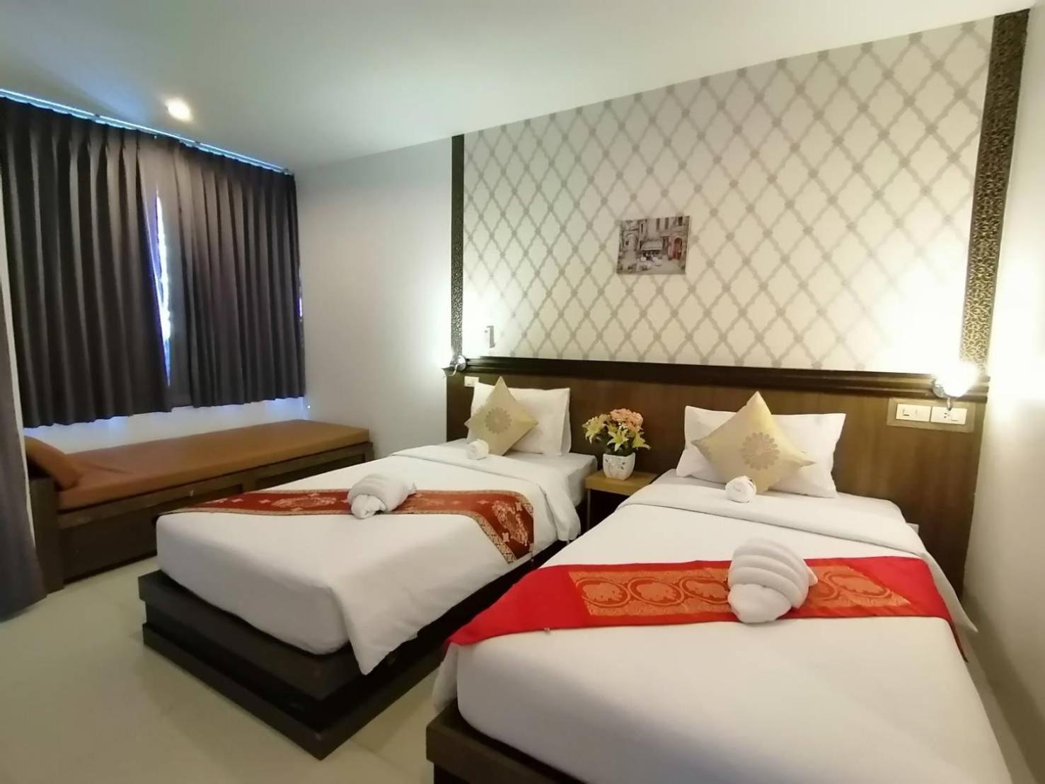 Nj Patong Hotel Экстерьер фото